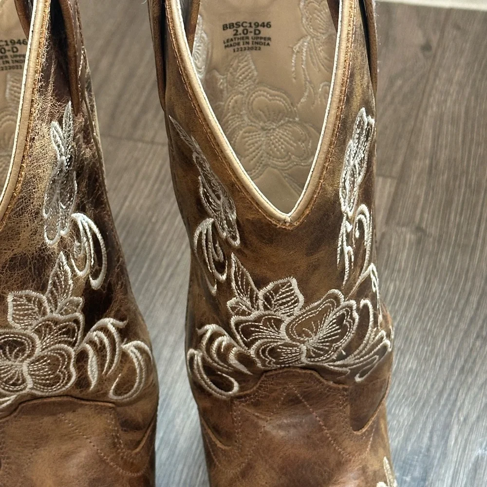 Shyanne Floral Embroidered Western Leather Brown Boots - Picture 5 of 13
